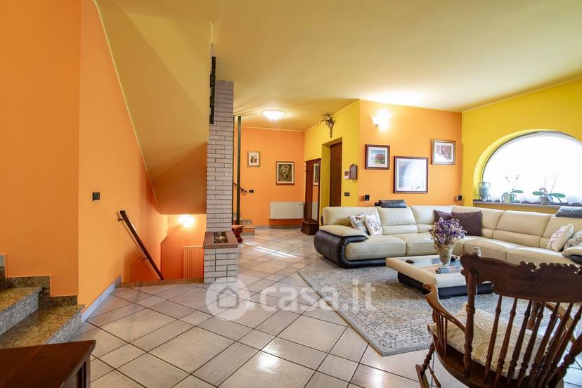 Villa in Via Sandro Pertini 21 — foto 39 di 83