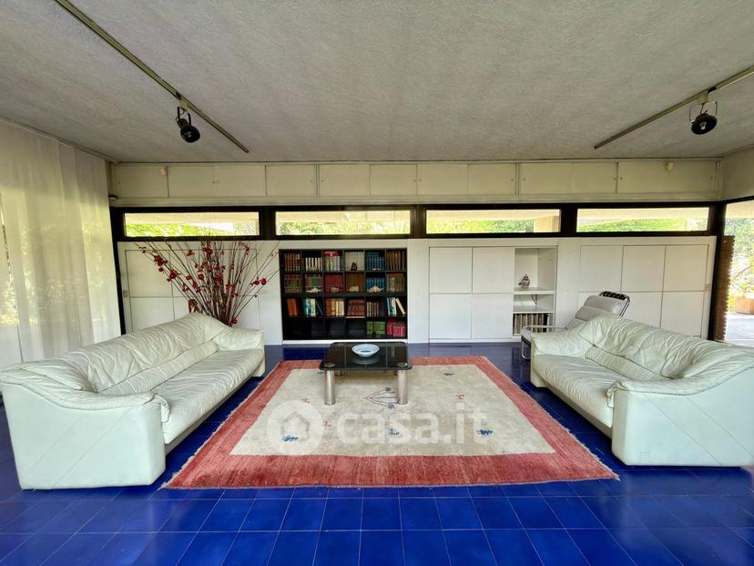 Villa in Via Giosuè Carducci 20 a — foto 41 di 182