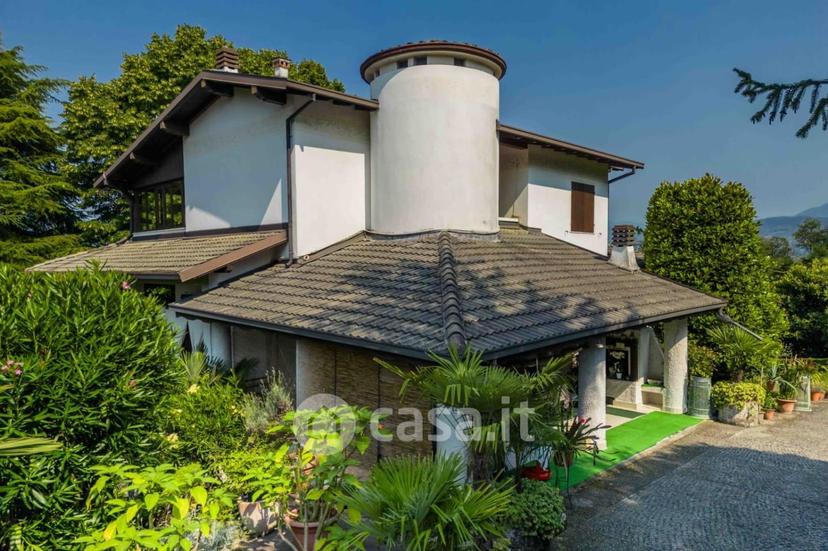 Villa in Via Francesco Petrarca — foto 14 di 22