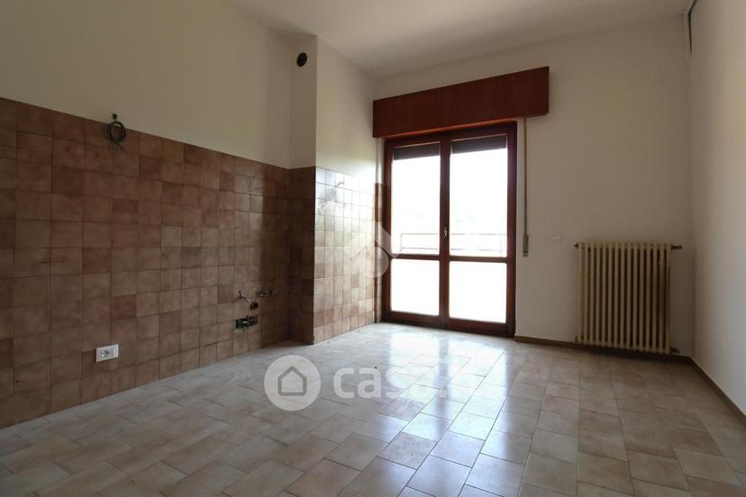 Quadrilocale in Via Bologna 6 — foto 9 di 11