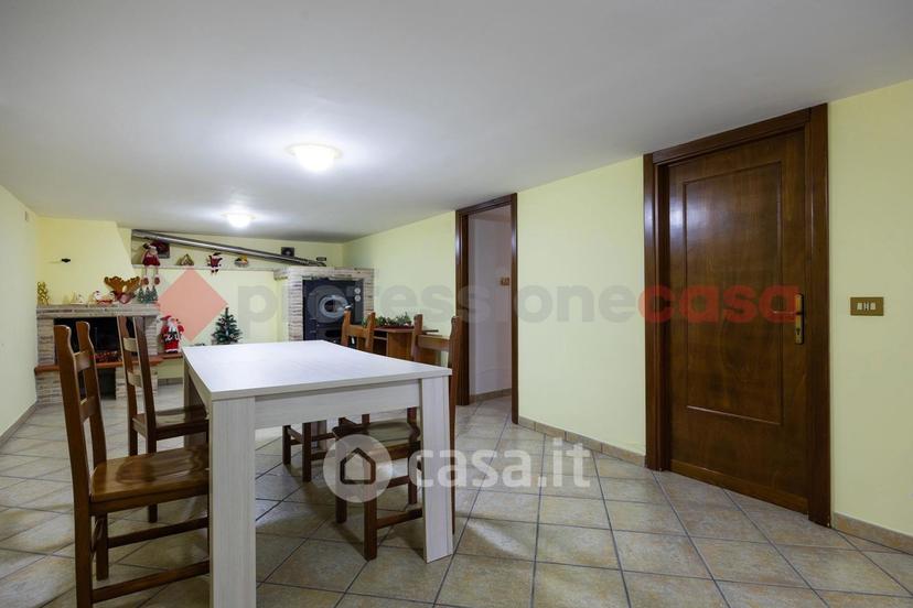 Trilocale in Via Livorno — foto 33 di 51