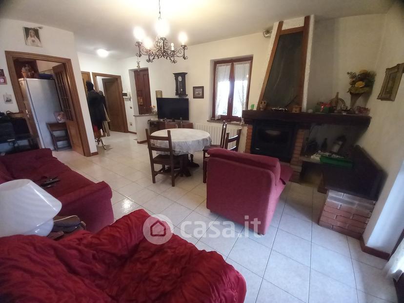 Villa in Via Gagnago — foto 30 di 32