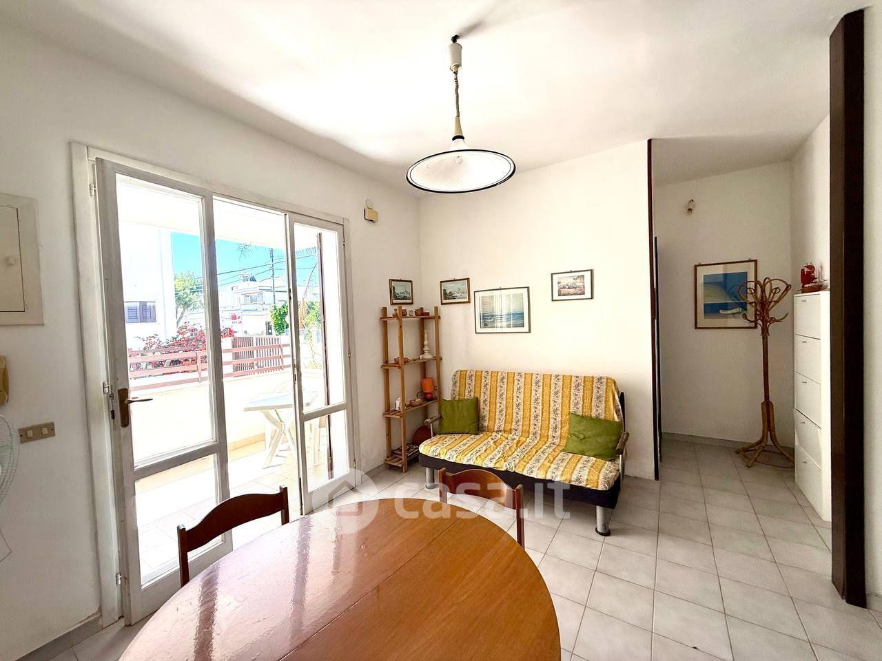 Trilocale in Via Riccione 91