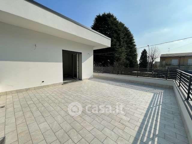 Villa in Via Alessandro Manzoni — foto 9 di 11