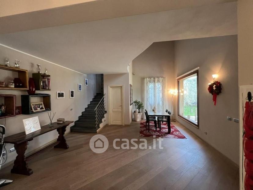 Villa in Via San Bartolo — foto 11 di 33