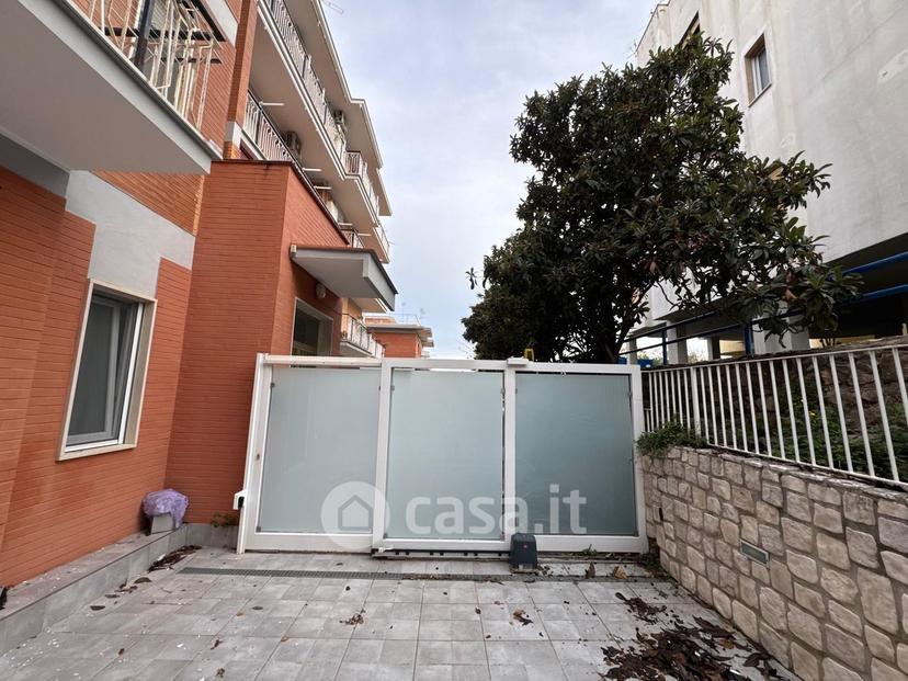 Quadrilocale in Via Europa — foto 10 di 23