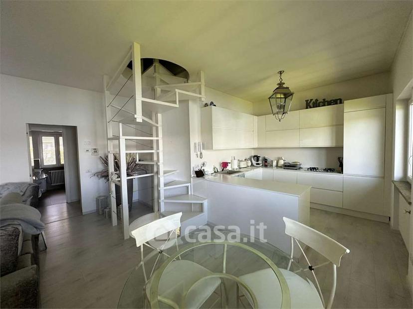 Villa in Via del Lago 115 — foto 3 di 34