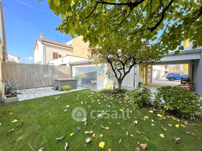 Villa in Via G. Matteotti 82 — foto 13 di 56