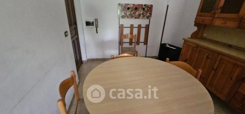 Trilocale in Via Alcide de Gasperi