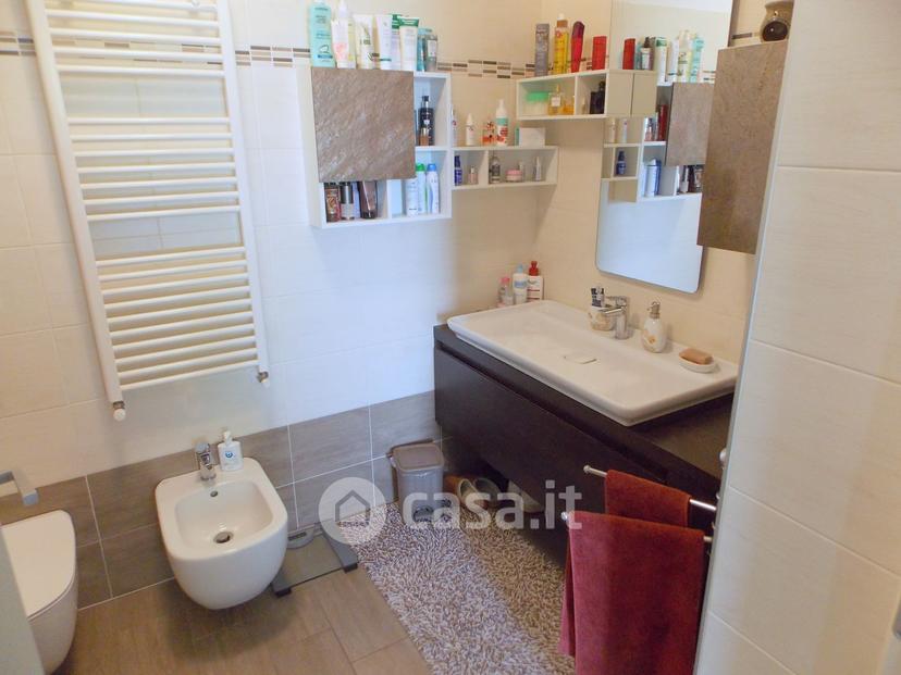 Trilocale in Via Volturno 26 — foto 16 di 34