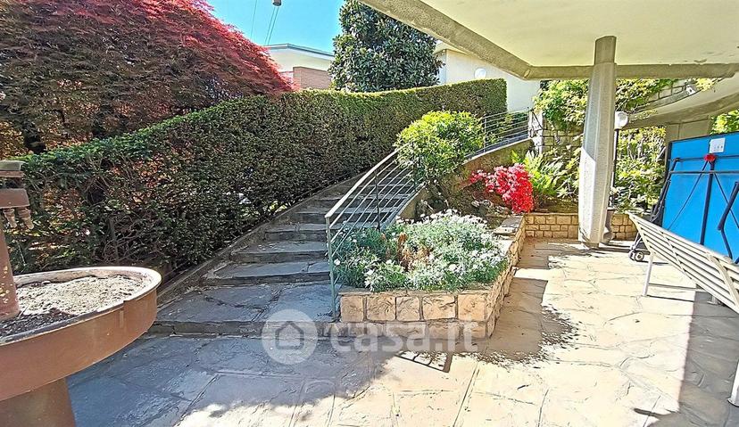Villa in Via Spluga 32 — foto 15 di 38