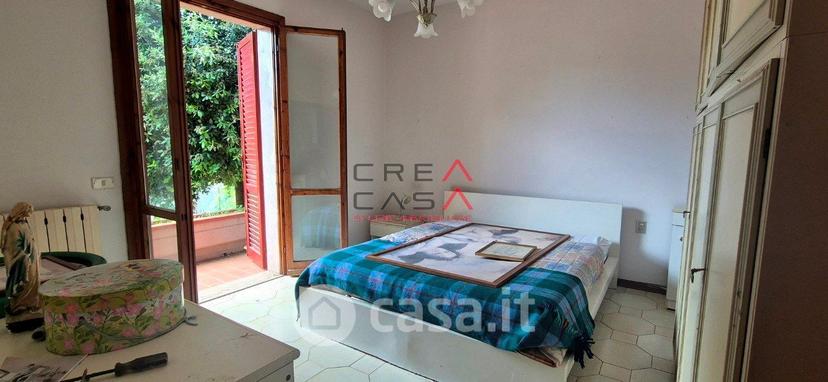 Villa in Via Eugenio Montale — foto 3 di 17