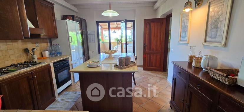 Villa in Via Salto d'Angiò — foto 5 di 25