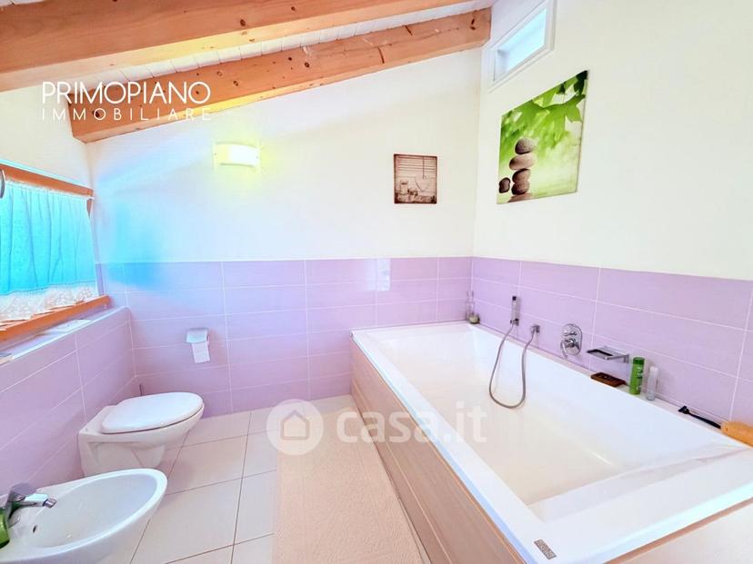 Villa in Frazione Frisanchi — foto 32 di 39