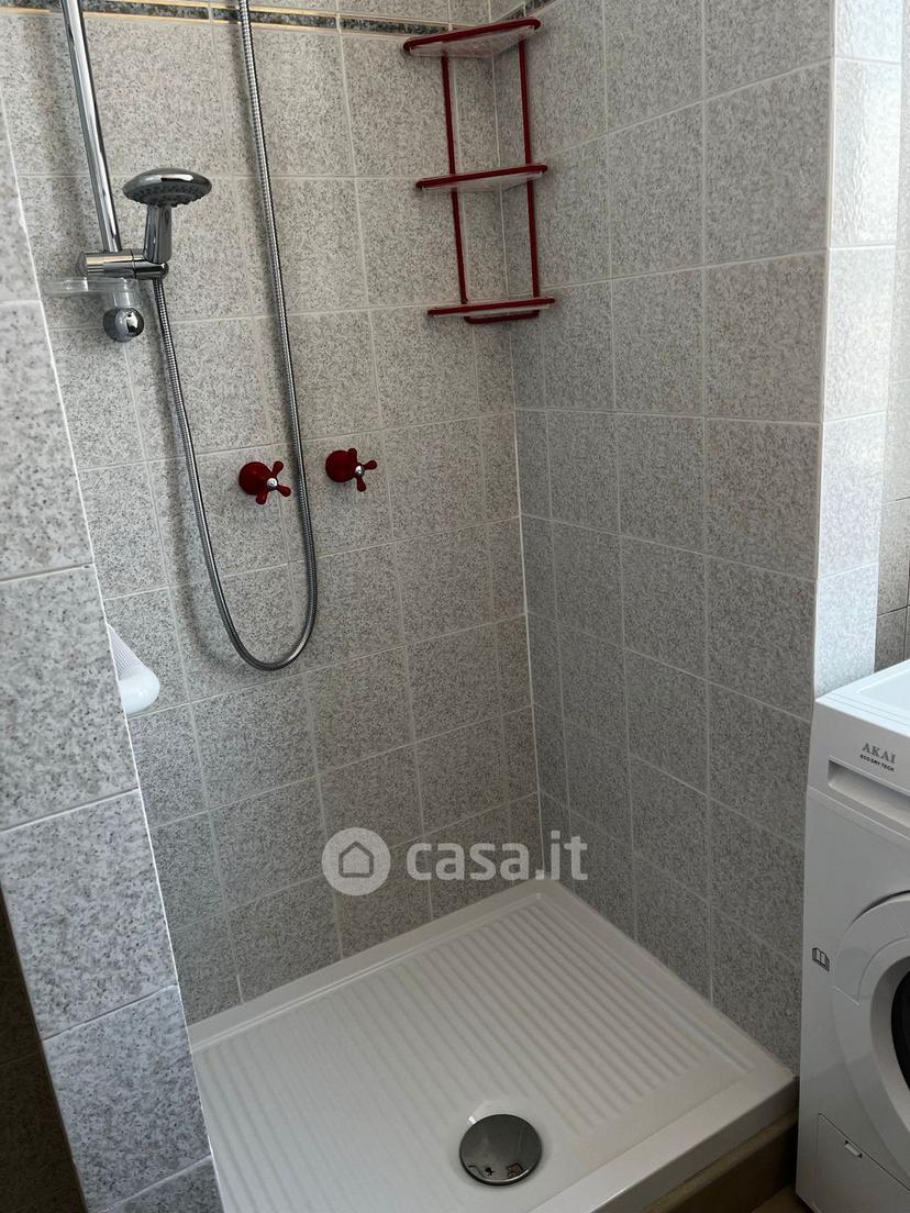 Stanza in Viale Vittorio Veneto 45 — foto 7 di 20