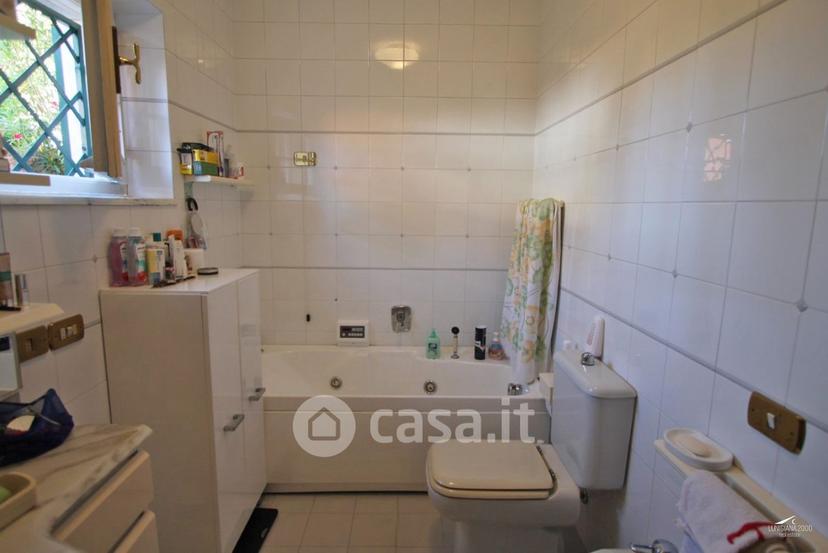 Villa in Viale Monzoni 19 — foto 8 di 44