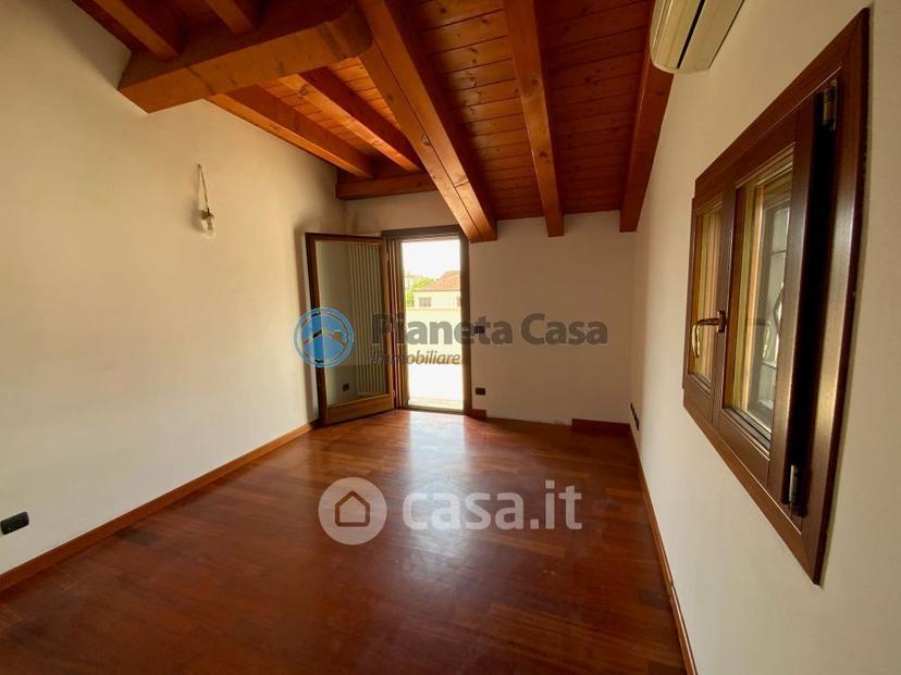Villa in Via Antonio Simeone Sografi 11 — foto 5 di 33
