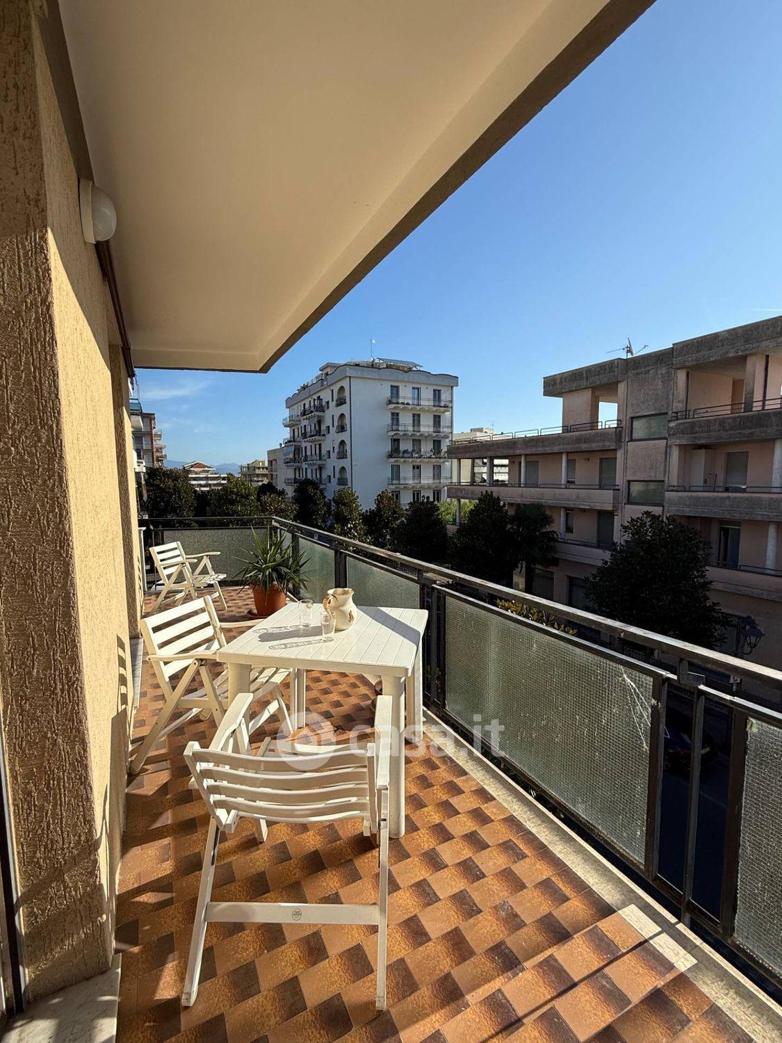 Trilocale in Via Patrioti 95