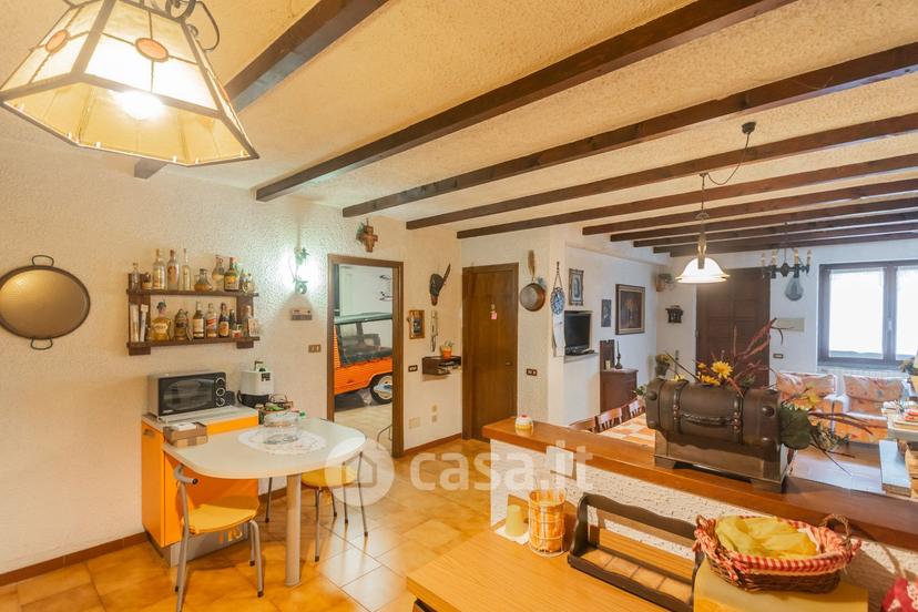 Villa in Via Gianni Rodari 69 — foto 24 di 73