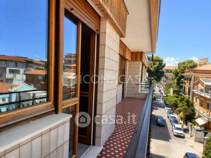Appartamento in Viale Regina Elena