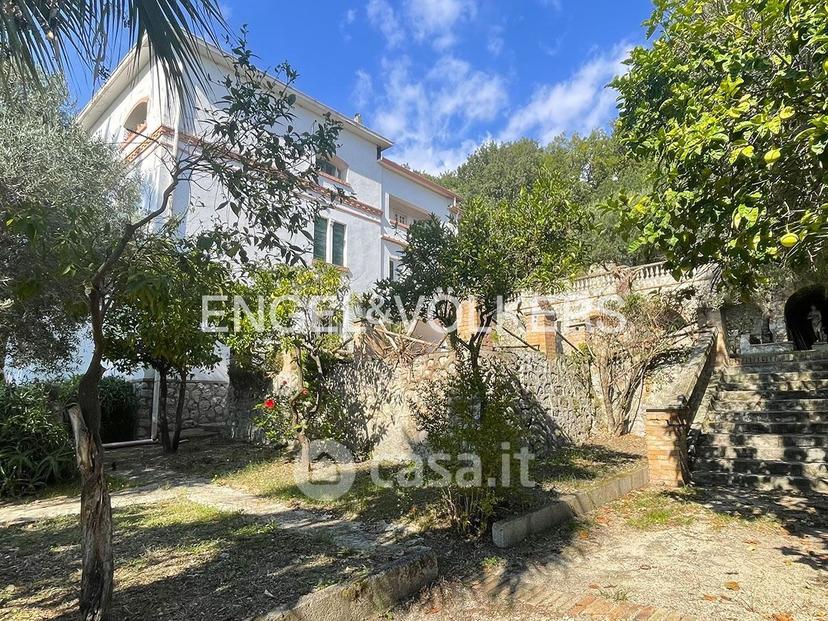 Villa in Via Antonio Sebastiani — foto 24 di 25