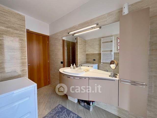 Quadrilocale in Via Bortolazzi 12 — foto 5 di 52