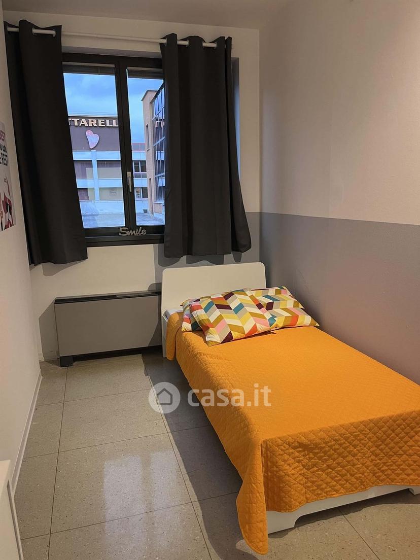 Stanza in Via del Brennero 136 — foto 8 di 8