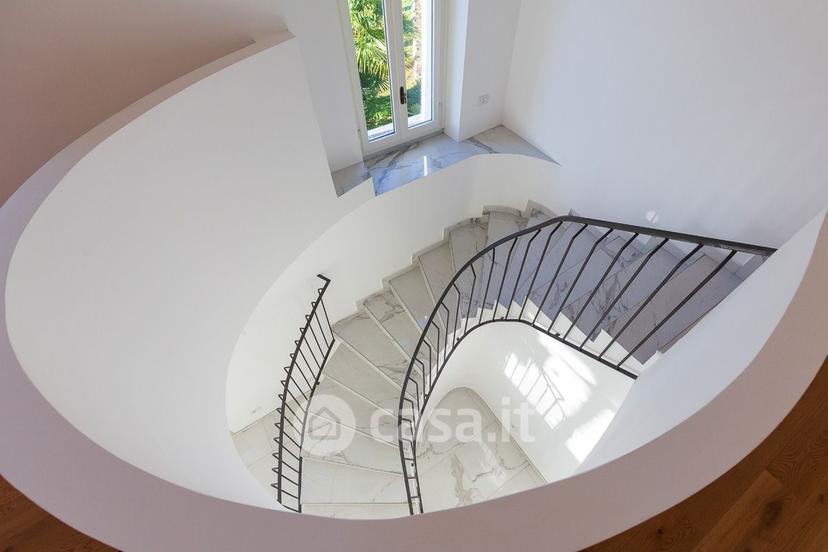 Villa in Via Angelo Cantoni 12 — foto 15 di 53