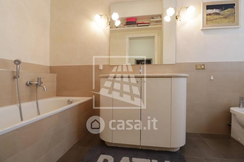 Quadrilocale in Via dei Due Gobbi 10 — foto 8 di 36