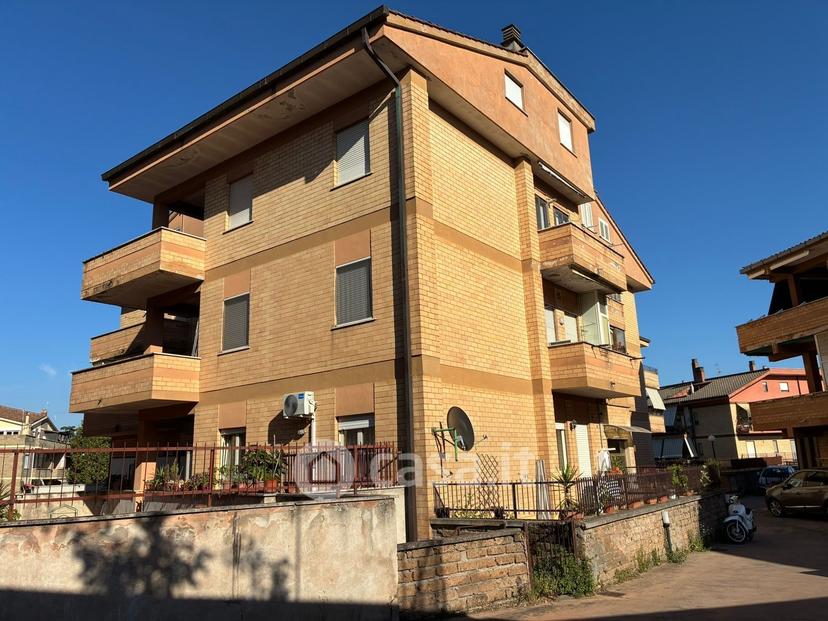 Trilocale in Via Antonio Gramsci — foto 18 di 19