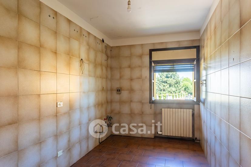 Trilocale in Via Ugo Foscolo 12 — foto 3 di 41