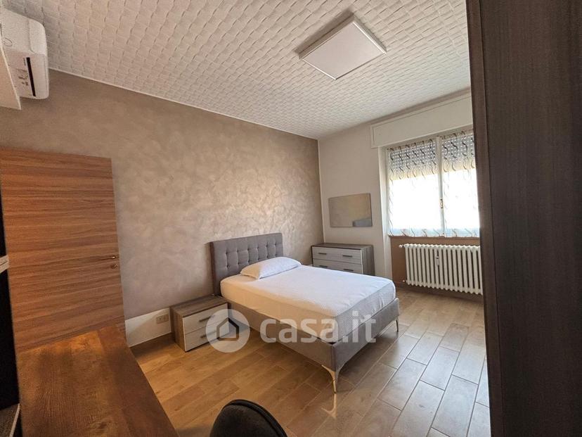 Stanza in Via Francesco Orsi 18 — foto 4 di 9