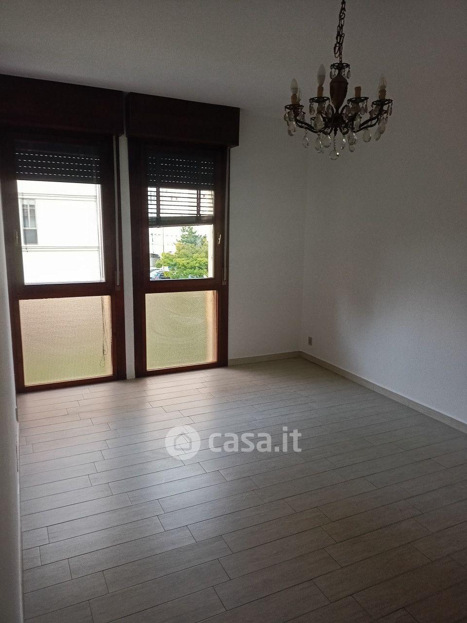 Trilocale in Via Ticino