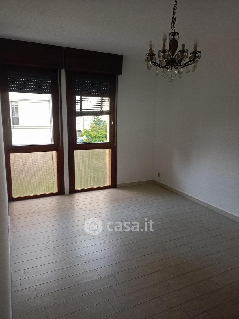Trilocale in Via Ticino