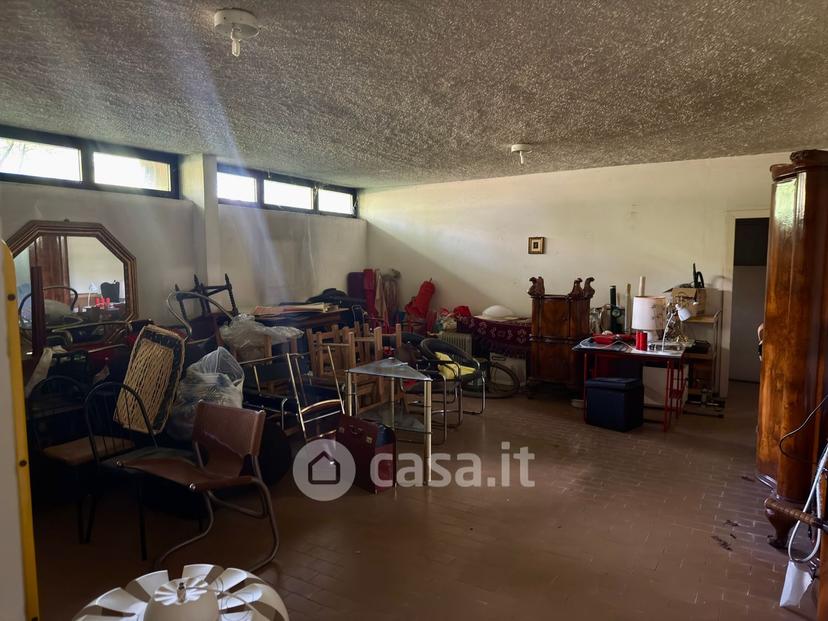 Villa in Via Giosuè Carducci 20 a — foto 3 di 182