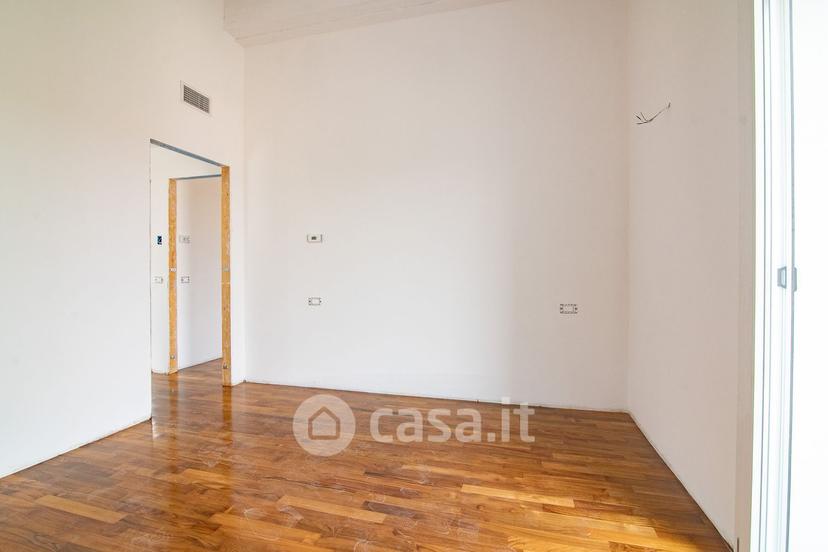 Villa in Via Mario Baratta — foto 49 di 63