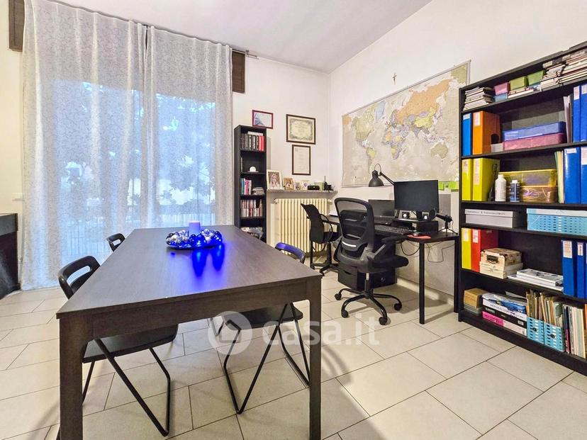 Villa in Viale Ugo Foscolo 46 — foto 29 di 70