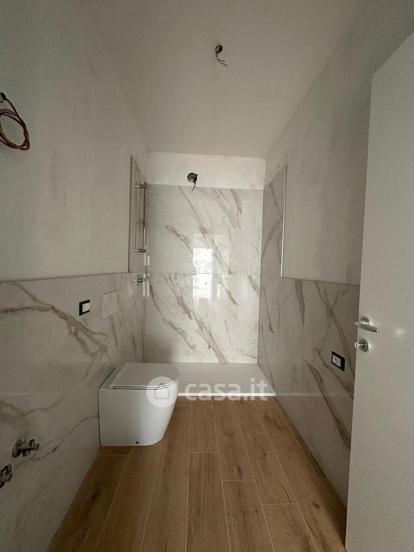 Trilocale in Via Ernest Hemingway — foto 17 di 29