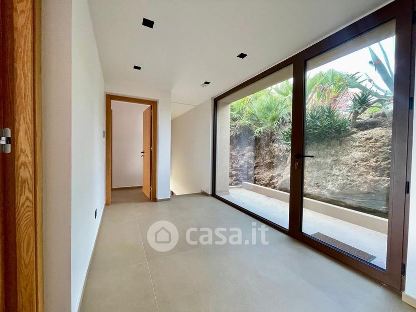 Villa in Via Caio Duilio — foto 3 di 45