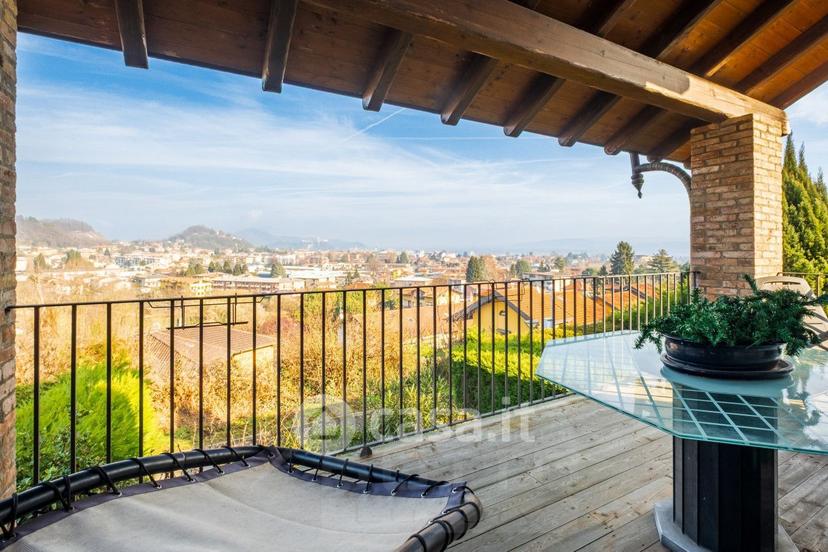 Villa in Via Grigioni 44 — foto 8 di 28