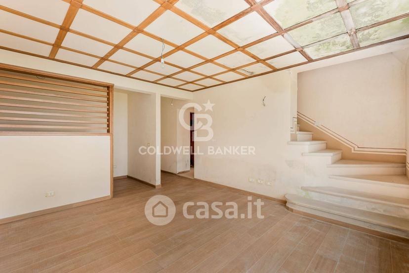 Villa in Via Volturno — foto 18 di 23