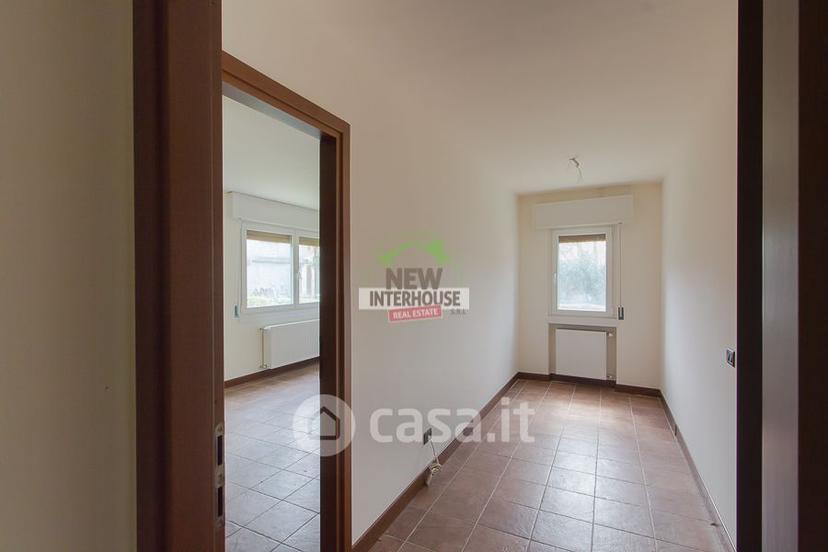 Trilocale in Via G. Carducci 37 — foto 26 di 27
