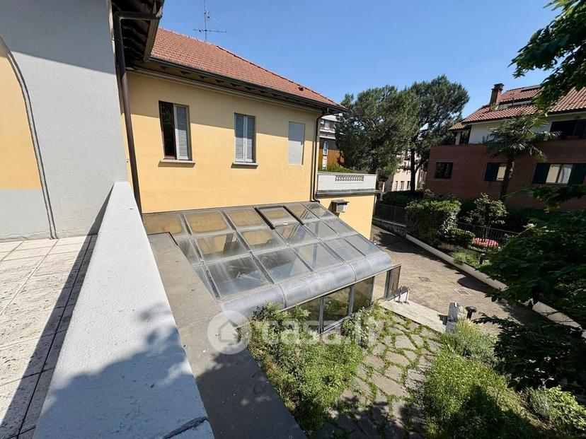 Villa in Via Vittorio Alfieri 2 — foto 24 di 78