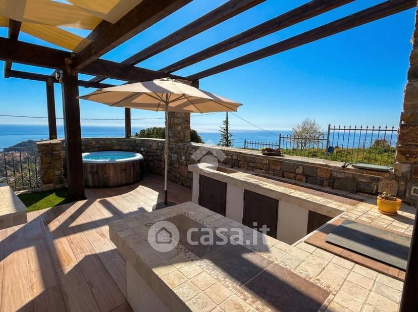 Villa in Strada Civezza 49 — foto 2 di 50