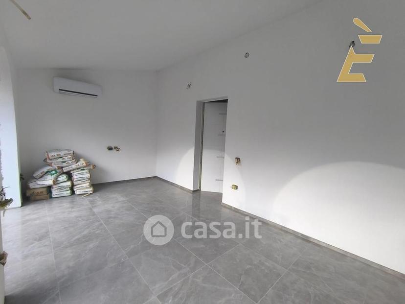 Quadrilocale in Via Cipro 34 — foto 10 di 13