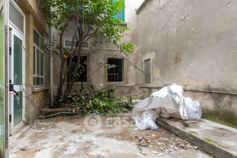 Trilocale in Via S. Nazaro 69 — foto 24 di 33