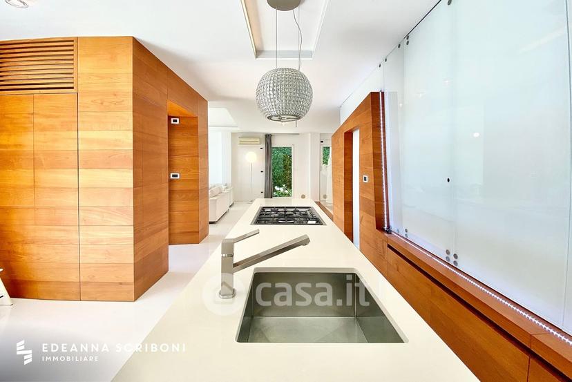 Villa in Via Aurora — foto 15 di 59
