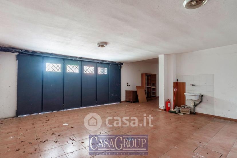 Villa in Via Enrico Fermi — foto 27 di 31