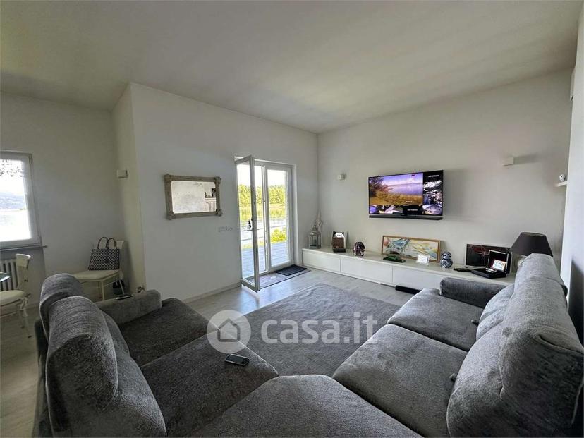 Villa in Via del Lago 115 — foto 24 di 34