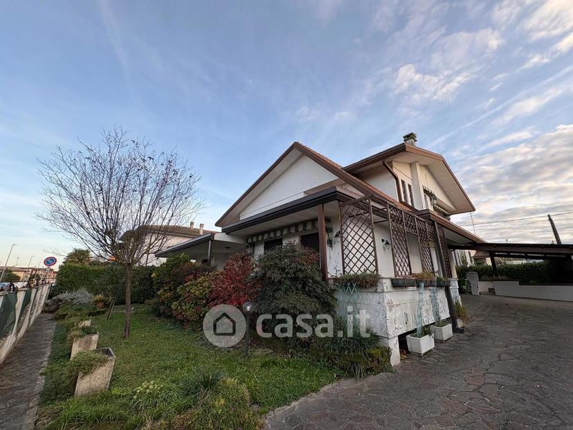 Villa in Via Chieppara — foto 24 di 53